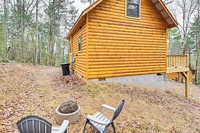 Romantic Log Cabin in the Smokies w/ Fire Pit!