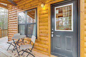 Romantic Log Cabin in the Smokies w/ Fire Pit!