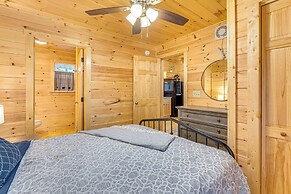 Romantic Log Cabin in the Smokies w/ Fire Pit!