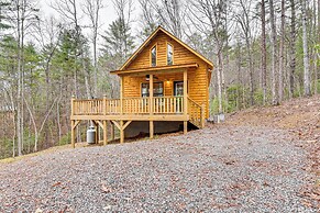Romantic Log Cabin in the Smokies w/ Fire Pit!