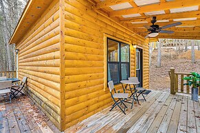 Romantic Log Cabin in the Smokies w/ Fire Pit!