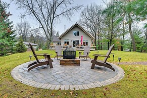 Steps to Golf Course: Nekoosa Home w/ Serene Yard!