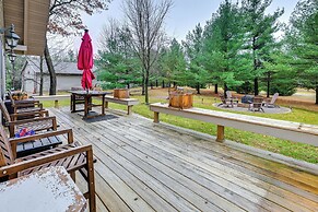 Steps to Golf Course: Nekoosa Home w/ Serene Yard!