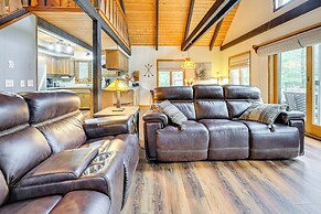 Steps to Golf Course: Nekoosa Home w/ Serene Yard!