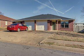Centrally Located in Nwa; Walk to Wrights Bbq!