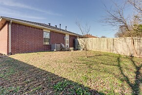 Centrally Located in Nwa; Walk to Wrights Bbq!