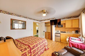 Walk to Golf Course: Cozy Malta Studio!