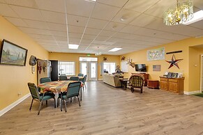 Walk to Golf Course: Cozy Malta Studio!