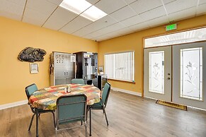 Near Golf & Trails: Malta Retreat w/ Shared Grills