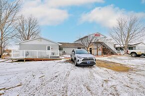 Near Golf & Trails: Malta Retreat w/ Shared Grills