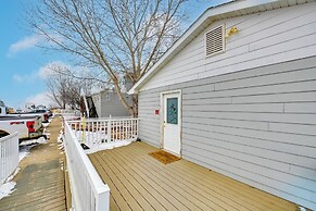 Near Golf & Trails: Malta Retreat w/ Shared Grills