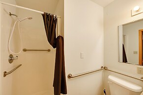 Near Golf & Trails: Malta Retreat w/ Shared Grills