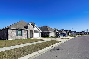 13 Mi to Baton Rouge: Family-friendly Home