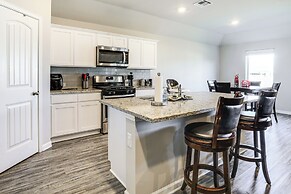 13 Mi to Baton Rouge: Family-friendly Home