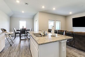 13 Mi to Baton Rouge: Family-friendly Home