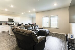 13 Mi to Baton Rouge: Family-friendly Home