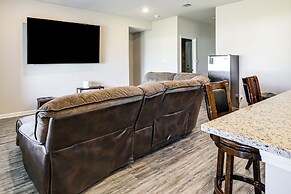 13 Mi to Baton Rouge: Family-friendly Home