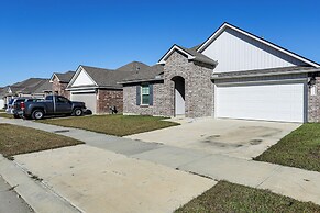 13 Mi to Baton Rouge: Family-friendly Home