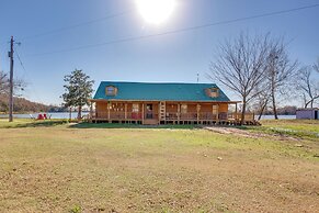 Private Lake On-site: Secluded Retreat in Grant!