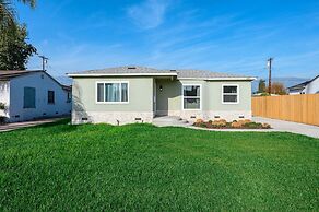 Luxury Modern Retreat w Spacious Yard Premium Comfort