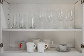 Luxury Modern Retreat w Spacious Yard Premium Comfort