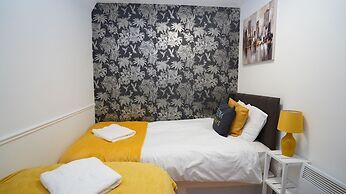 Ground floor Apt Slough by Easy2Manage