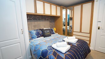 Ground floor Apt Slough by Easy2Manage