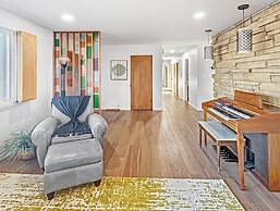 Retro Retreat A 60's Time Capsule 3 Bedroom Home