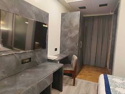 HOTEL KHS LANDMARK
