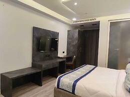 HOTEL KHS LANDMARK