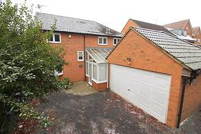 St Albans Spacious Party House