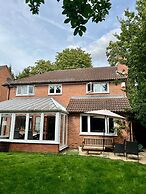 St Albans Spacious Party House