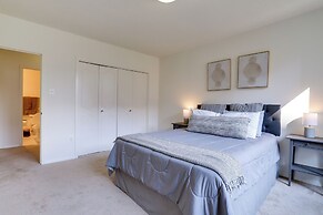 Crystal City Condo w Top Amenities