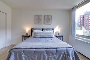 Crystal City Condo w Top Amenities