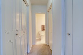 Crystal City Condo w Top Amenities