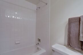 Crystal City Condo w Top Amenities