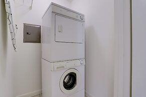 Crystal City Condo w Top Amenities