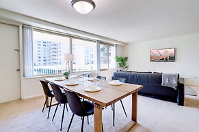 Crystal City Condo w Top Amenities