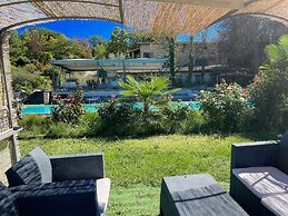 Spoleto Poolside - apt Sleeps 4 on Beautiful Campus - 1 km max Spoleto