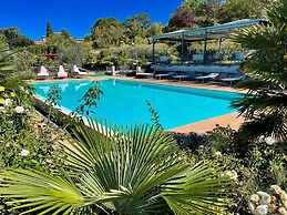 Spoleto Poolside - apt Sleeps 4 on Beautiful Campus - 1 km max Spoleto