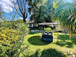 Spoleto Poolside - apt Sleeps 4 on Beautiful Campus - 1 km max Spoleto