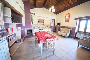 Spoleto Poolside - apt Sleeps 4 on Beautiful Campus - 1 km max Spoleto