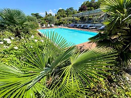 Spoleto Poolside - apt Sleeps 4 on Beautiful Campus - 1 km max Spoleto