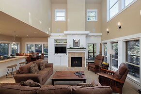 Big River Stately Stay for 8