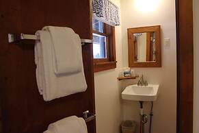 Blueberry Hill Motel
