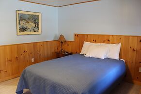 Blueberry Hill Motel