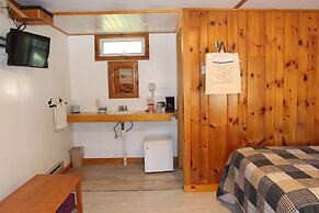 Blueberry Hill Motel