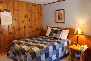 Blueberry Hill Motel