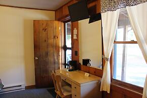 Blueberry Hill Motel