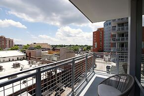 Clarendon Apt Near Subway